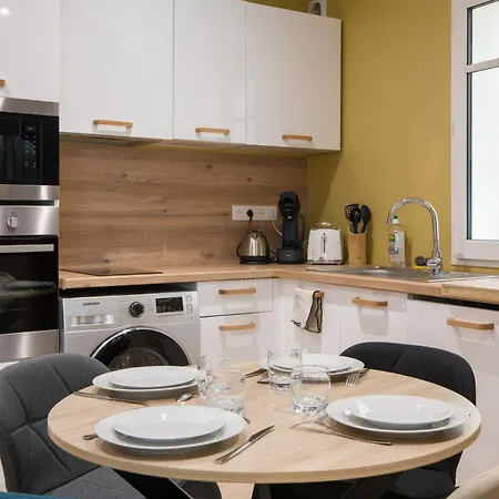 Appartement Le Scalaire, T2 Totalement Renove, Hypercentre Rochefort, Arrivee Autonome *